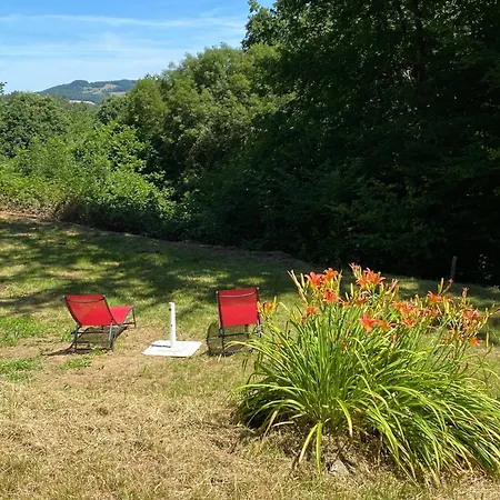 펜션 La Maioun, Entouree De La Foret Au Calme Golinhac