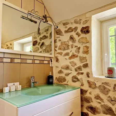 La Maioun, Entouree De La Foret Au Calme 펜션